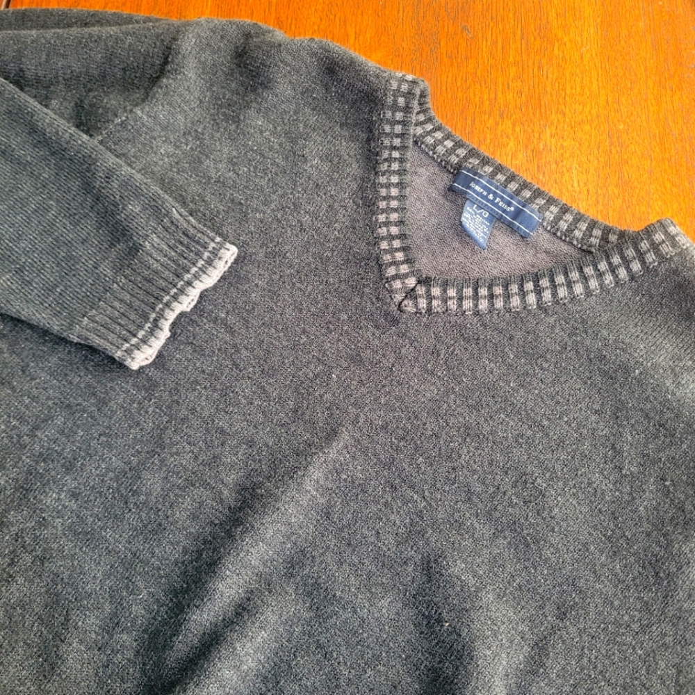 Joseph & Feiss Men's V-neck Merino Wool Sweater Size L